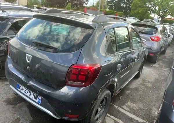 Dacia Sandero Stepway cena 21900 przebieg: 80000, rok produkcji 2017 z Wadowice małe 46